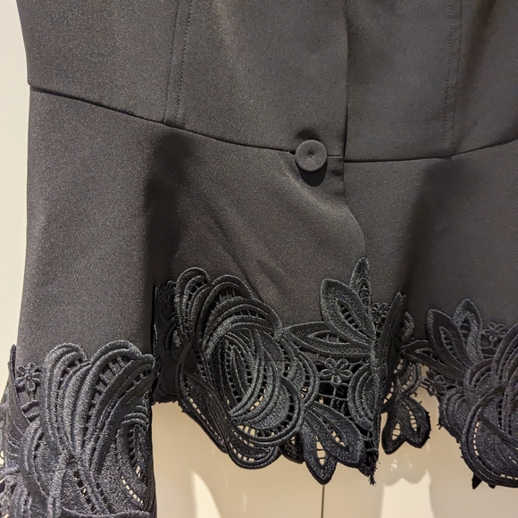 BCBGMAXAZRIA Floral Trim One Button Vest - Picture 4 of 5